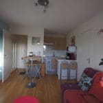 cuisine et salon de notre location saisonnière